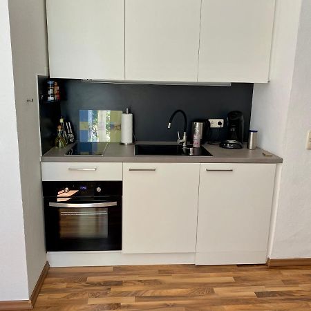 Zentrale Ferienwohnung mit Balkon in Aachen Exterior foto