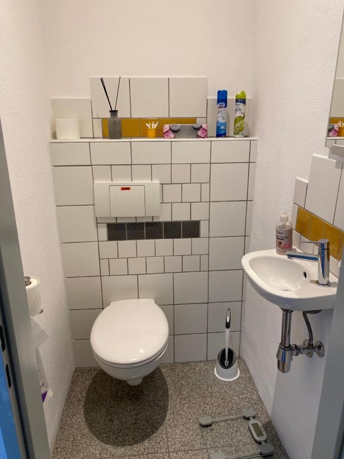 Zentrale Ferienwohnung mit Balkon in Aachen Exterior foto