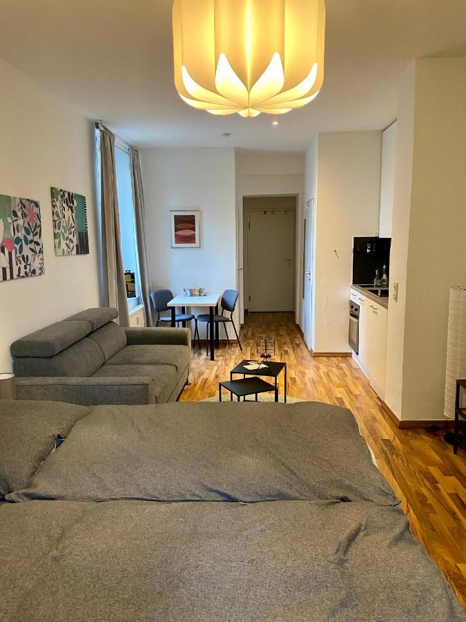 Zentrale Ferienwohnung mit Balkon in Aachen Exterior foto